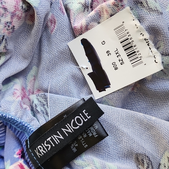 Kristen Nicole plus size blue floral top NWT! Size 3X - Picture 10 of 12